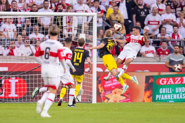 September 19, 2026, Soccer, Matchday 4 of the 1. Bundesliga, VfB Stuttgart vs. Borussia Dortmund; Daniel Svensson (Borussia Dortmund), Bilal El Khannouss (VfB Stuttgart); Stuttgart, MHP Arena, Baden-Württemberg, Germany; xRHR PHOTO DEx Copyright: DennisxEwert RHR-FOTOx RHR-FOTO DE