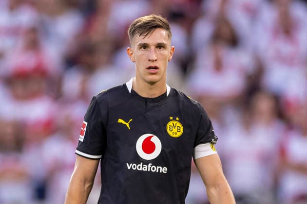 September 19, 2026, Soccer, Matchday 4 of the 1. Bundesliga, VfB Stuttgart vs. Borussia Dortmund, Nico Schlotterbeck, Borussia Dortmund, Stuttgart, MHP Arena, Baden-Württemberg, Germany, xRHR PHOTO DEx Copyright: DennisxEwert RHR-FOTOx RHR-FOTO DE