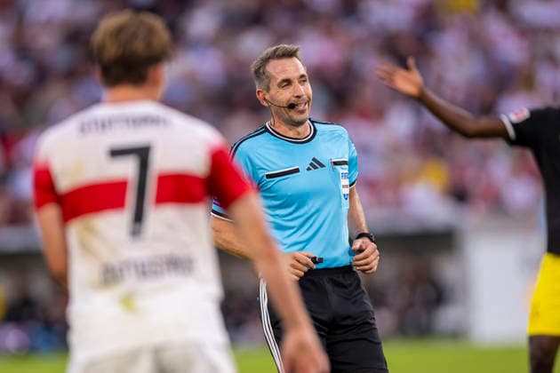 September 19, 2026, Soccer, Matchday 4 of the 1st Bundesliga, VfB Stuttgart vs. Borussia Dortmund; Referee: Tobias Stieler (GER), Stuttgart, MHP Arena, Baden-Württemberg, Germany; xRHR PHOTO DEx Copyright: DennisxEwert RHR-FOTOx RHR-FOTO DE