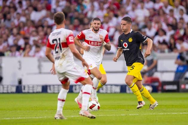 September 19, 2026, Soccer, Matchday 4 of the 1. Bundesliga, VfB Stuttgart vs. Borussia Dortmund, featuring Julian Jeffrey and Jeff Gaston Chabot (VfB Stuttgart), and Joey Veerman (Borussia Dortmund), at the MHP Arena in Stuttgart, Baden-Württemberg, Germany. xRHR PHOTO DEx Copyright: DennisxEwert RHR-FOTOx RHR-FOTO DE