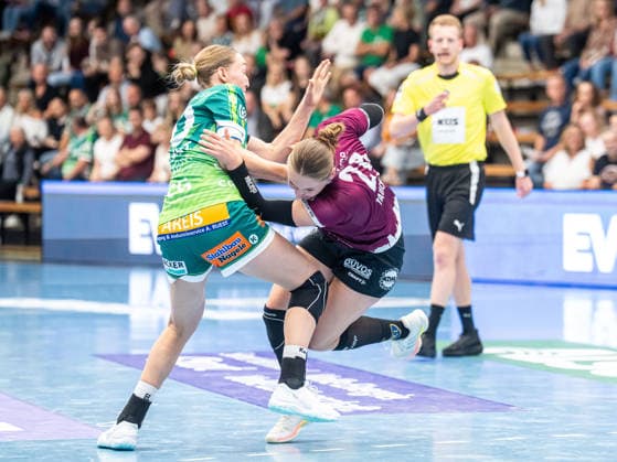 Matilda Ehlert (Frisch Auf Women), No. 10, facing off against Marlene Tucholke (HC Leipzig), No. 23; Frisch Auf Goeppingen vs. HC Leipzig, handball, 1st Bundesliga, 2026–2027 season, September 19, 2026, Frisch Auf Göppingen vs. HC Leipzig, Handball, 1st Bundesliga, 2026–2027 season, September 19, 2026, Göppingen Copyright: xMichaelxSchmidt Eibner-Pressefotx EP_MST