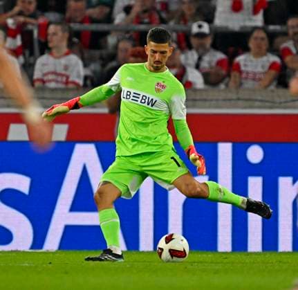 September 19, 2026, Soccer, 1. Bundesliga 2026–2027, Matchday 4, VfB Stuttgart vs. Borussia Dortmund, at the MHP Arena in Stuttgart, Goalkeeper Fabian Bredlow (Stuttgart), shooting stance