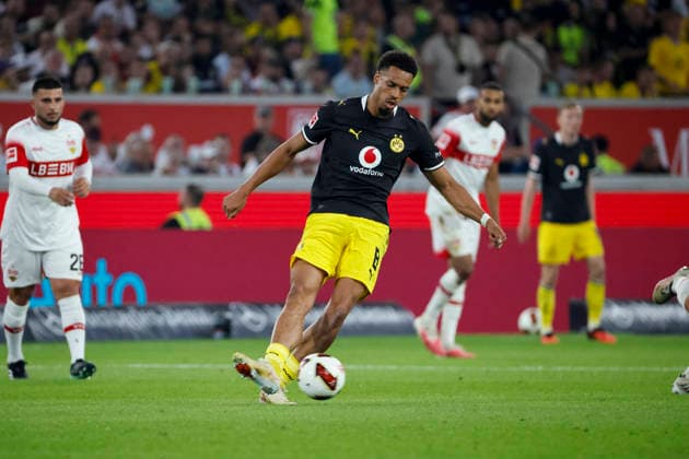 Felix Nmecha, BVB Dortmund, No. 08 with a pass, Germany, soccer, Bundesliga 1, Matchday 4, 2026–2027, VfB Stuttgart vs. Borussia Dortmund, September 19, 2026, Stuttgart MHP Arena, Germany Copyright: xGrantxHubbsx