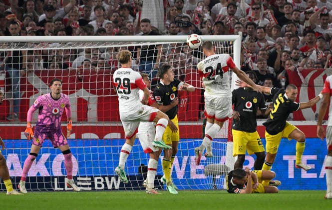 Penalty area scene, Goal area scene, shot on goal, scoring opportunity: Jeff Chabot (VfB Stuttgart 24) against goalkeeper Gregor Kobel (Borussia Dortmund BVB 01). VfB Stuttgart vs. Borussia Dortmund BVB, September 19, 2026. DFL regulations prohibit any use of photographs as IIMAGE SEQUENCES AND OR QUASI-VIDEO VfB Stuttgart vs. Borussia Dortmund BVB