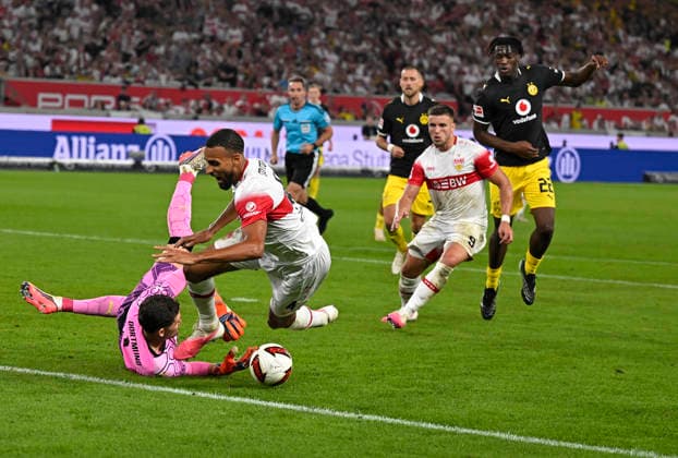 September 19, 2026, Soccer, Bundesliga 1, 2026–2027 Season, Matchday 4, VfB Stuttgart vs. Borussia Dortmund, at the MHP Arena in Stuttgart, Goalkeeper Gregor Kobel (Borussia Dortmund) vs. Josha Vagnoman (Stuttgart)