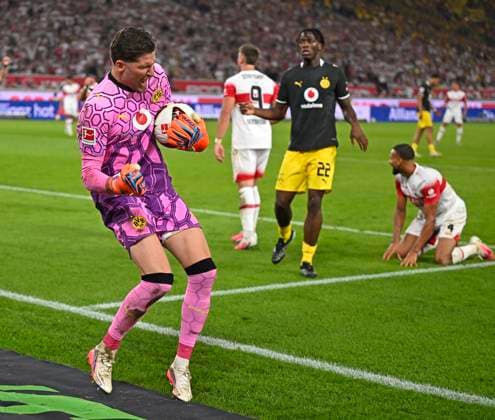 September 19, 2026, Soccer, Bundesliga 1, 2026–2027, Matchday 4, VfB Stuttgart vs. Borussia Dortmund, at the MHP Arena in Stuttgart, goalkeepers Gregor Kobel (Borussia Dortmund) and Joane Gadou (Borussia Dortmund)