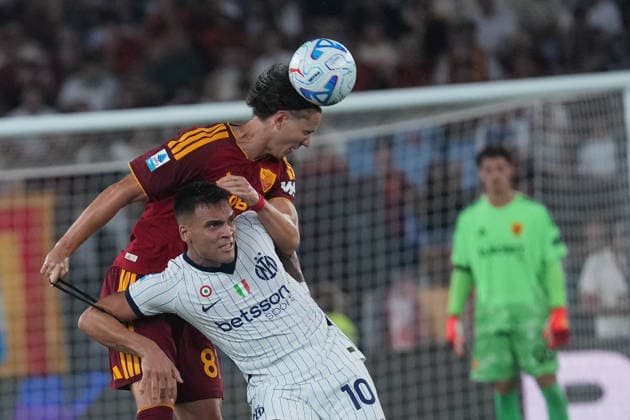 Roma™s Daniele Ghilardi Inter Milan™s Lautaro Martinez during the Serie A EniLive soccer match between Roma and Inter at the Rome s Olympic stadium, Italy - Saturday September 19, 2026 - Soccer ( Photo by Alfredo Falcone LaPresse )  Copyright: xAlfredoxFalcone LaPressex