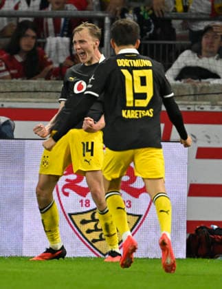 September 19, 2026, Soccer, Bundesliga 1, 2026–2027, Matchday 4, VfB Stuttgart vs. Borussia Dortmund, at the MHP Arena in Stuttgart, goal celebrations (from left): Maximilian Beier (Borussia Dortmund) and Konstantinos Karetsas (Borussia Dortmund)