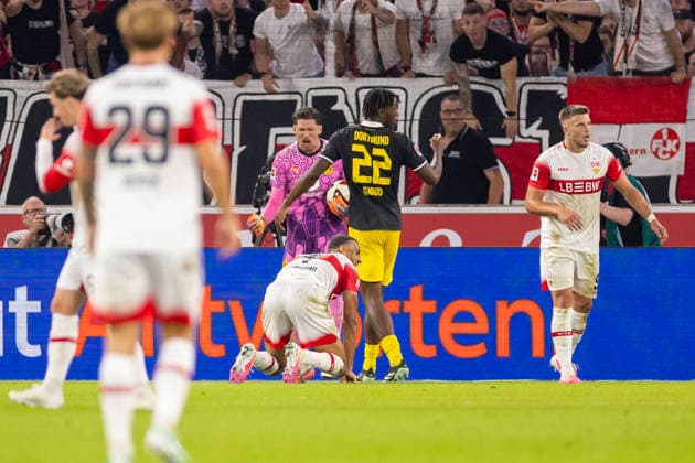 September 19, 2026, Soccer, Matchday 4 of the 1st Bundesliga, VfB Stuttgart vs. Borussia Dortmund; Borussia Dortmund goalkeeper Gregor Kobel celebrates winning a tackle; Stuttgart, MHP Arena, Baden-Württemberg, Germany; xRHR PHOTO DEx Copyright: DennisxEwert RHR-FOTOx RHR-FOTO DE