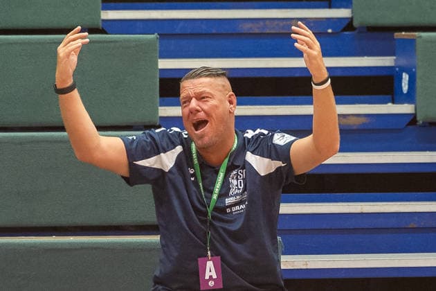 Stephan Nocke, goalkeeper coach for SG 09 Kirchhof, cannot understand the decision: HSV Solingen Graefrath 76 vs. SG 09 Kirchhof, Women’s Handball 2nd Bundesliga, Alsco 2 HBL, Matchday 04, 2026–2027 season, September 19, 2026 HSV Solingen Graefrath 76 vs. SG 09 Kirchhof, Women’s Handball 2nd Bundesliga, Alsco 2 HBF, Matchday 4, 2026–2027 Season, September 19, 2026, Solingen Copyright: xEibner-Pressefoto ThomasxHaeslerx EP_THR
