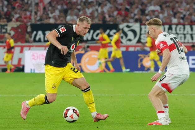 Pictured from left: Julian Ryerson of Borussia Dortmund, No. 26, with the ball against Chris Fuehrich of VfB Stuttgart, No. 10, September 19, 2026, VfB Stuttgart vs. Borussia Dortmund, Bundesliga 1, Matchday 4, Germany, Stuttgart, MHP Arena, DFL REGULATIONS PROHIBIT ANY USE OF PHOTOGRAPHS AS IMAGE SEQUENCES AND OR QUASI-VIDEO Copyright: HMBxMedia xJulienxBecker