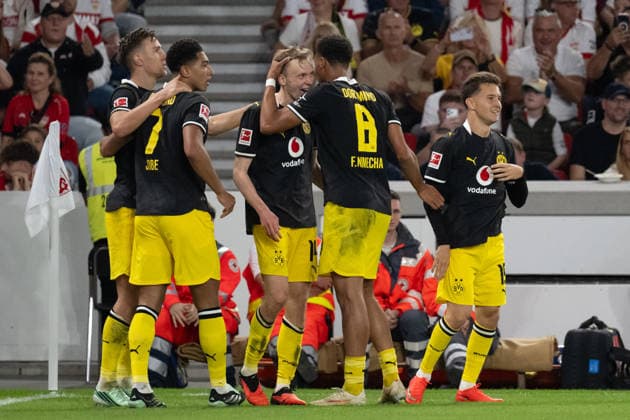 September 19, 2026, GER, Soccer, Men s, Bundesliga 1, 2026–2027 Season, Matchday 4, VfB Stuttgart vs. Borussia Dortmund; Goal to make it 0–1 by Maximilian Beier (Borussia Dortmund), 14, celebration, goal celebration; celebrating his goal with Nico Schlotterbeck (Borussia Dortmund), 04, Jobe Bellingham (Borussia Dortmund), 07, Felix Nmecha (Borussia Dortmund), 08, Konstantinos Karetsas (Borussia Dortmund), 19. DFB and DFL regulations prohibit any use of photographs as image sequences and or quasi-video. Stuttgart MHP Arena, Baden-Württemberg, Germany Copyright: xNordphoto WolfgangxFrankx
