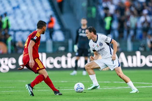 September 19, 2026, Rome, Italy: Bryan Cristante (AS Roam) and Piotr Zielinski (Inter) seen during Serie A 2026 2027 match between AS Roma and Inter. Rome Italy - ZUMAs197 20260919_aaa_s197_192 Copyright: xGrzegorzxWajdax