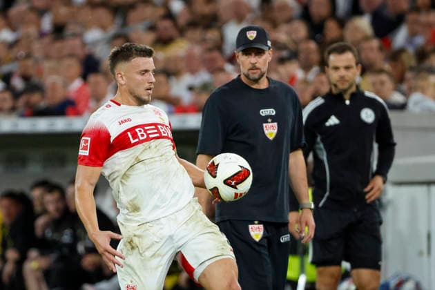 Ermedin Demirovic, VfB Stuttgart, No. 9, and Sebastian Hoeneß, Hoeness VfB Stuttgart, Coach, Germany, Soccer, Bundesliga 1, Matchday 4, 2026–2027, VfB Stuttgart vs. Borussia Dortmund, September 19, 2026, Stuttgart MHP Arena, Germany Copyright: xGrantxHubbsx