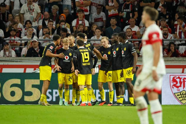BVB Dortmund celebrates Maximilian Beier s 0-1 goal, BVB Dortmund, 14, joy, excitement, positive emotions, goal, Germany, soccer, Bundesliga 1, Matchday 4, 2026–2027, VfB Stuttgart vs. Borussia Dortmund, September 19, 2026, Stuttgart MHP Arena, Germany Copyright: xGrantxHubbsx