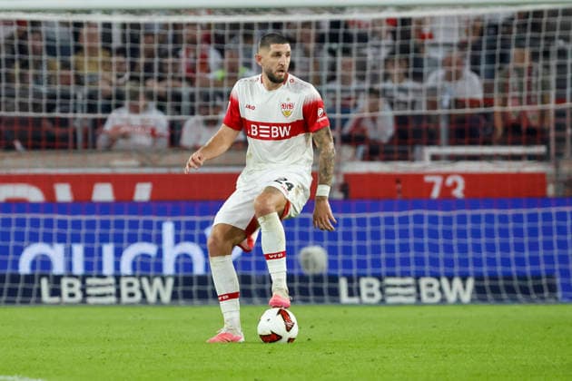 Jeff Chabot, VfB Stuttgart, 24 on the Ball, Germany, Soccer, Bundesliga 1, Matchday 4, 2026–2027, VfB Stuttgart vs. Borussia Dortmund, September 19, 2026, Stuttgart MHP Arena, Germany Copyright: xGrantxHubbsx