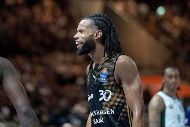Chip Flanigan No. 30, Loewen Braunschweig basketball, looking happy, GER; Loewen Braunschweig vs. VET CONCEPT Gladiators Trier, basketball, easyCredit BBL, Week 1, 2026–27 season, September 19, 2026 GER, Basketball: Löwen Braunschweig vs. VET CONCEPT Gladiators Trier, Basketball, easyCredit BBL, Week 1, 2026–27 Season, September 19, 2026 Braunschweig Copyright: xEibner-Pressefoto DanielxREINELTx EP_DRT