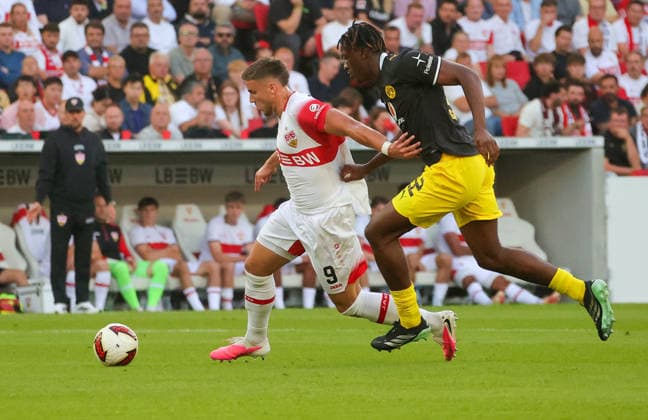 September 19, 2026, Germany, Stuttgart, Bundesliga, VfB Stuttgart vs. Borussia Dortmund, from left: Ermedin Demirovic (VfB), Joane Gadou (BVB)