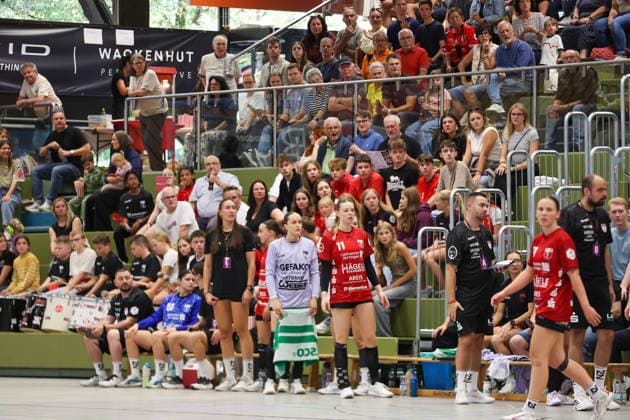 The SG Nürtingen Zizishausen GER bench, SG Nürtingen Zizishausen vs. HL Buchholz 08 Rosengarten, Handball, 2nd ALSCO Women s Handball Bundesliga, Matchday 4, 2026–2027 season, September 19, 2026 GER, SG Nürtingen Zizishausen vs. HL Buchholz 08 Rosengarten, Handball, 2nd ALSCO Women’s Handball Bundesliga, Matchday 4, 2026–2027 season, September 19, 2026, Steinenberg Copyright: xEibner-Pressefoto SoerenxHerwegx EP_SHG