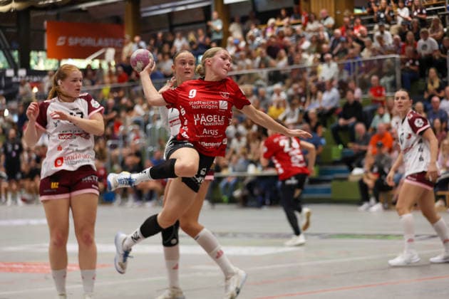 Ronja Bühler, SG Nürtingen Zizishausen, 9 on a shot (GER), SG Nürtingen Zizishausen vs. HL Buchholz 08 Rosengarten, Handball, 2nd ALSCO Women s Handball Bundesliga, Matchday 4, 2026–2027 season, September 19, 2026 GER, SG Nürtingen Zizishausen vs. HL Buchholz 08 Rosengarten, Handball, 2nd ALSCO Women s Handball Bundesliga, Matchday 4, 2026–2027 season, September 19, 2026, Steinenberg Copyright: xEibner-Pressefoto SoerenxHerwegx EP_SHG