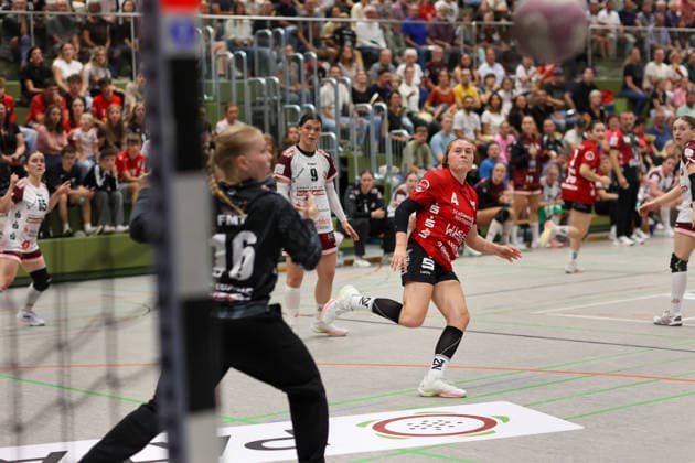 Nina Fischer, SG Nürtingen Zizishausen, No. 4, misses the goal. GER, SG Nürtingen Zizishausen vs. HL Buchholz 08 Rosengarten, Handball, 2nd ALSCO Women s Handball Bundesliga, Matchday 4, 2026–2027 season, September 19, 2026 GER, SG Nürtingen Zizishausen vs. HL Buchholz 08 Rosengarten, Handball, 2nd ALSCO Women s Handball Bundesliga, Matchday 4, 2026–2027 season, September 19, 2026 Steinenberg Copyright: xEibner-Pressefoto SoerenxHerwegx EP_SHG