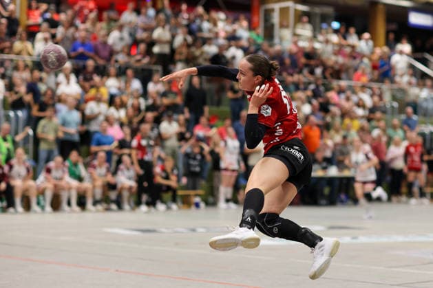 Maxime Luber, SG Nürtingen Zizishausen, 22 on the throw-in, GER; SG Nürtingen Zizishausen vs. HL Buchholz 08 Rosengarten, Handball, 2nd ALSCO Women s Handball Bundesliga, Matchday 4, 2026–2027 season, September 19, 2026 GER, SG Nürtingen Zizishausen vs. HL Buchholz 08 Rosengarten, Handball, 2nd ALSCO Women’s Handball Bundesliga, Matchday 4, 2026–2027 season, September 19, 2026, Steinenberg Copyright: xEibner-Pressefoto SoerenxHerwegx EP_SHG