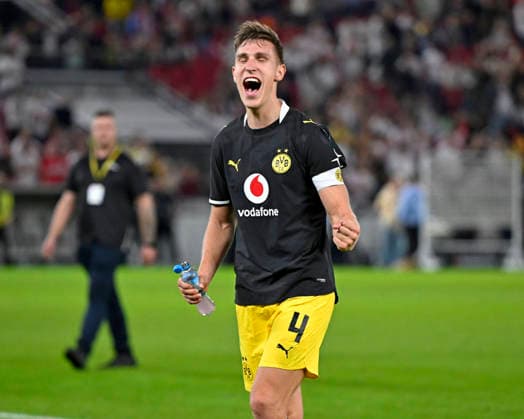 September 19, 2026, Soccer, Bundesliga 1, 2026–2027, Matchday 4, VfB Stuttgart vs. Borussia Dortmund, at the MHP Arena in Stuttgart, Nico Schlotterbeck of Borussia Dortmund celebrates after the game