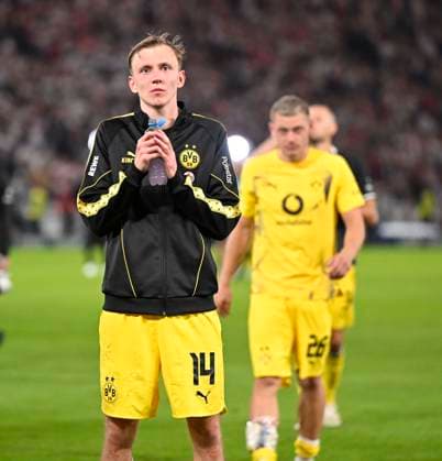 September 19, 2026, Soccer, 1. Bundesliga 2026–2027, Matchday 4, VfB Stuttgart vs. Borussia Dortmund, at the MHP Arena in Stuttgart, Maximilian Beier. Borussia Dortmund celebrates after the game.