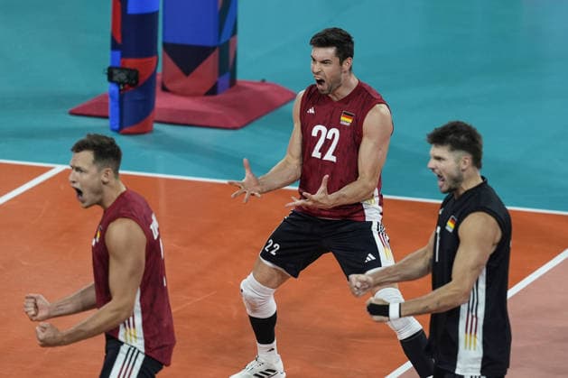 Bulgaria v Germany - CEV EuroVolley 2026 Men SOFIA, BULGARIA - SEPTEMBER 19: Germany s national volleyball team players celebrate during the CEV Men s EuroVolley 2026 Round of 16 match between Bulgaria and Germany at Arena 8888 in Sofia, Bulgaria on September 19, 2026. Osmancan Gurdogan Anadolu Sofia Bulgaria. Editorial use only. Please get in touch for any other usage.  Copyright: x2026xAnadoluxOsmancanxGurdoganx