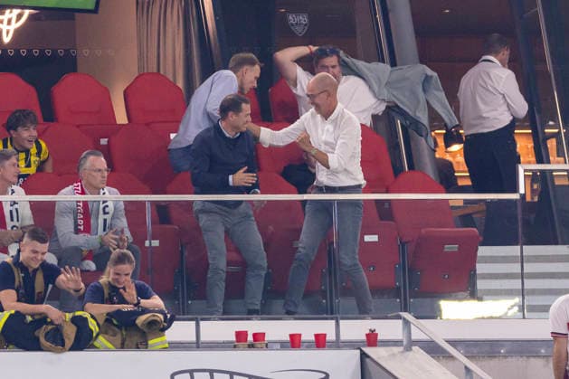 September 19, 2026, Soccer, Matchday 4 of the 1st Bundesliga, VfB Stuttgart vs. Borussia Dortmund: Lars Ricken, sporting director of Borussia Dortmund, and Carsten Cramer, managing director of Borussia Dortmund, celebrate the victory in Stuttgart at the MHP Arena in Baden-Württemberg, Germany. xRHR PHOTO DEx Copyright: DennisxEwert RHR-FOTOx RHR-FOTO DE
