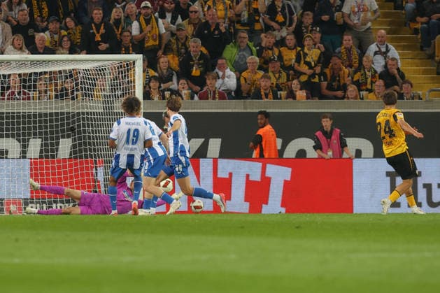 September 19, 2026, xtgx, Soccer 2. Bundesliga, SG Dynamo Dresden vs. Hertha BSC Berlin, from left: Patrice Covic (Dresden), 24 scores a goal, shoots, goal scorer, scores a goal, goal, scores the goal 1–0 DFL DFB REGULATIONS PROHIBIT ANY USE OF PHOTOGRAPHS as IMAGE SEQUENCES and or QUASI-VIDEO Dresden