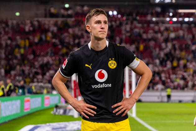 September 19, 2026, Soccer, Matchday 4 of the 1. Bundesliga, VfB Stuttgart vs. Borussia Dortmund, Nico Schlotterbeck of Borussia Dortmund celebrates the victory in Stuttgart, Stuttgart MHP Arena, Baden-Württemberg, Germany, xRHR PHOTO DEx Copyright: DennisxEwert RHR-FOTOx RHR-FOTO DE