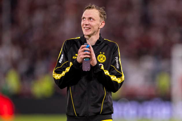 September 19, 2026, Soccer, Matchday 4 of the 1. Bundesliga, VfB Stuttgart vs. Borussia Dortmund; Maximilian Beier of Borussia Dortmund celebrates the victory in Stuttgart at the Stuttgart MHP Arena, Baden-Württemberg, Germany; xRHR PHOTO DEx Copyright: DennisxEwert RHR-FOTOx RHR-FOTO DE
