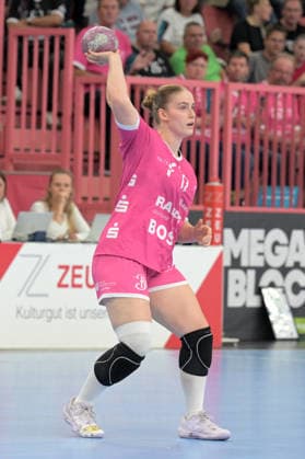 Charlotte Kaehr, TusSies Metzingen, 17 on the ball: TusSies Metzingen vs. Thueringer HC, Handball, Alsco HBF, Matchday 4, 2026–2027 Season, September 19, 2026, TusSies Metzingen vs. Thueringer HC, Handball, Alsco HBF, Matchday 4, 2026–2027 Season, September 19, 2026, Tübingen Copyright: xEibner-Pressefotox EP_TBR