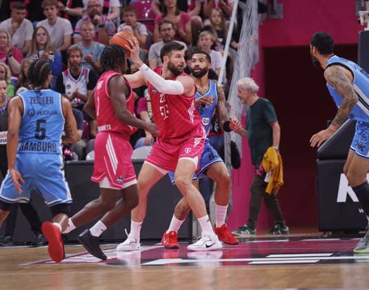 Leon Kratzer, Telekom Baskets Bonn vs. Veolia Towers Hamburg, Matchday 1, 2026–27 Season