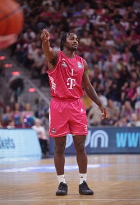 John Michael Wright, Telekom Baskets Bonn vs. Veolia Towers Hamburg, Matchday 1, 2026–27 Season
