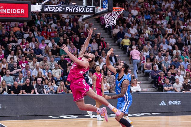 easyCredit Basketball Bundesliga, Telekom Baskets Bonn vs. Veolia Towers Hamburg, September 19, 2026 Melvin Jostmann (Telekom Baskets Bonn) 12 and Martin Breunig (Veolia Towers Hamburg) 13 easyCredit Basketball Bundesliga, Telekom Baskets Bonn vs. Veolia Towers Hamburg, September 19, 2026, Telekom Dome Bonn Copyright: xBEAUTIFULxSPORTS Derixx