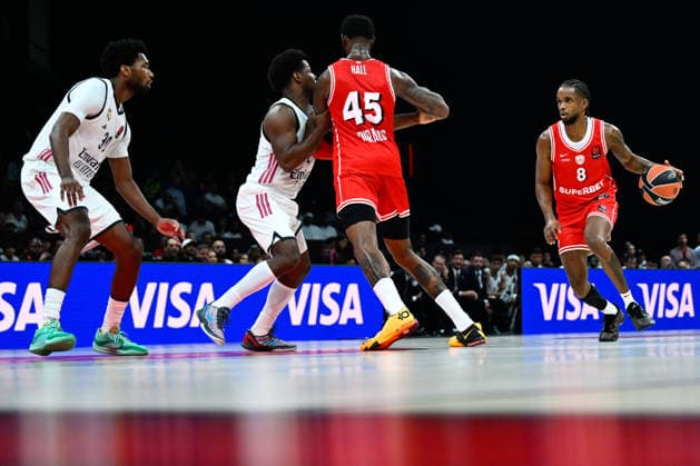 Olympiacos v Real Madrid - EuroLeague Super Cup Final ABU DHABI, UNITED ARAB EMIRATES - SEPTEMBER 19: Jean Montero (8) of Olympiacos in action against opponents during the EuroLeague Super Cup final match between Olympiacos and Real Madrid at Etihad Arena in Abu Dhabi, United Arab Emirates on September 19, 2026. Arif Hüdaverdi Yaman Anadolu Abu Dhabi United Arab Emirates. Editorial use only. Please get in touch for any other usage.  Copyright: x2026xAnadoluxArifxHüdaverdixYamanx