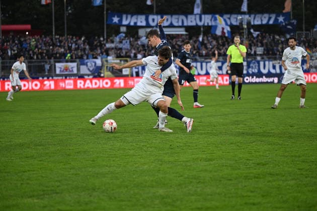 September 19, 2026, GER, Soccer, Regionalliga Nord, Matchday 10, 2026–2027 Season, Oldenburg, Marschwegstadion, VfB Oldenburg vs. SSV Jeddeloh II Fynn FREIEDRICHS SSV Jeddeloh II 6 Dominik KASPER VfB Oldenburg 24 Oldenburg Marschwegstadion Lower Saxony Germany Copyright: xnordphotoxGmbHx xRojahnx