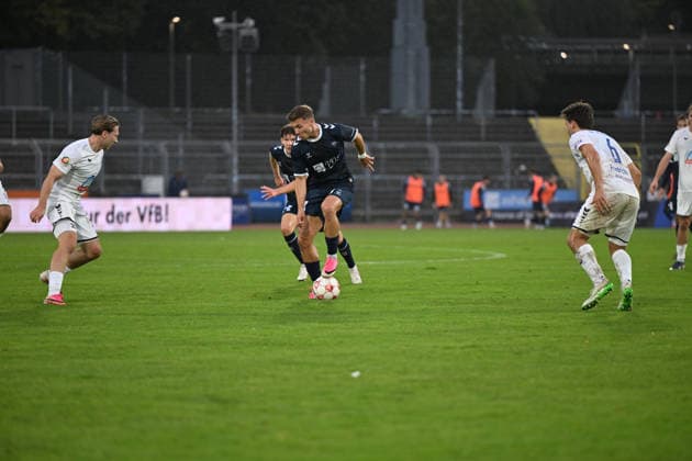 September 19, 2026, GER, Soccer, Regionalliga Nord, Matchday 10, 2026–2027 Season, Oldenburg, Marschweg Stadium, VfB Oldenburg vs. SSV Jeddeloh II Rafael BRAND VfB Oldenburg 8 on the Ball Oldenburg Marschweg Stadium Lower Saxony Germany Copyright: xnordphotoxGmbHx xRojahnx