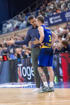 Chris Harris, PHOENIX HAGEN, Head Coach; Adam Kunkel, PHOENIX HAGEN, No. 3; Rostock Seawolves vs. Phoenix Hagen, Basketball, BBL 2026–2027 easyCredit Basketball Bundesliga, Matchday 1, 2026–2027 Season, September 19, 2026, Rostock Seawolves vs. Phoenix Hagen, Basketball, BBL 2026–2027 easyCredit Basketball Bundesliga, Matchday 1, 2026–2027 Season, September 19, 2026, Groter Pohl Copyright: xEibner-Pressefoto DenverxEhrlichx EP_DEH