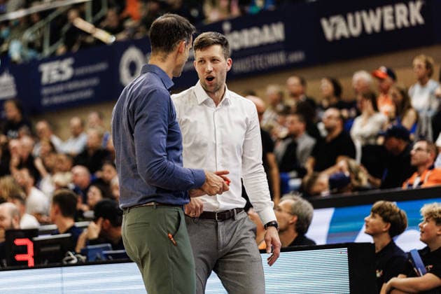 Chris Harris, PHOENIX HAGEN, Head Coach; JOHANNES HÜLSMANN, PHOENIX HAGEN, Assistant Coach; Rostock Seawolves vs. Phoenix Hagen, Basketball, BBL 2026–2027 easyCredit Basketball Bundesliga, Matchday 1, 2026–2027 Season, September 19, 2026, Rostock Seawolves vs. Phoenix Hagen, Basketball, BBL 2026–2027 easyCredit Basketball Bundesliga, Matchday 1, 2026–2027 Season, September 19, 2026, Groter Pohl Copyright: xEibner-Pressefoto DenverxEhrlichx EP_DEH