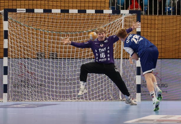 GER HBL2 2026–2027 Season: VfL Potsdam vs. EULEN Ludwigshafen, September 19, 2026, MBS Arena, Potsdam; Philipp Sebastian WENNING (Eulen Ludwigshafen) saves the penalty throw by Jan GRÜNER (1); VfL Potsdam 28; penalty throw
