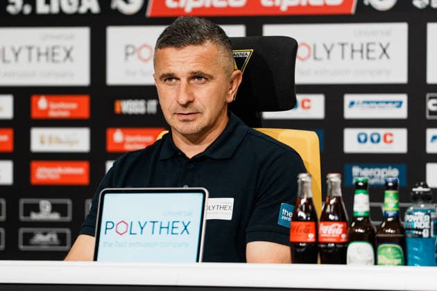 German Soccer 3rd Division 2026–2027, Matchday 7: Alemannia Aachen vs. Fortuna Düsseldorf at Tivoli Aachen; Mersad Selimbegovic, Alemannia Aachen coach, at the postgame press conference (PK); facial expressions; analysis; serious Copyright: xThiemoxRudolphx