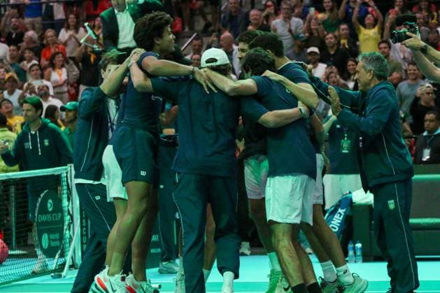 RECORD DATE NOT STATED Copa Davis - Orlando Luz and Rafael Matos (Brazil) vs. Jakub Paul and Dominic Stricker (Switzerland) Rio de Janeiro (RJ) 19 09 2026- Davis Cup Brazil Switzerland Tennis - Players and members of the Brazilian team celebrate the victory over Switzerland and qualification for the elite of the Davis Cup in 2027, this Saturday (19), at the Farmasi Arena, in Rio de Janeiro.(Foto: Lucas Simonin Gomes Thenews2 imago images) SPO  Copyright: xLucasxSimoninxGomesx