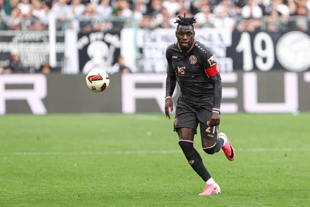 Danny da Costa of 1 FSV Mainz 05 in action, on the ball, making a solo run during the Bundesliga match between Borussia Mönchengladbach and 1 FSV Mainz 05 at ista Borussia Park on September 19, 2026, in Mönchengladbach, Germany Photo by Oliver Kaelke DeFodi Images Danny da Costa of 1. FSV Mainz 05 controls the ball during the Bundesliga match between Borussia Mönchengladbach and 1. FSV Mainz 05 at Borussia Park on September 19, 2026 in Mönchengladbach, Germany. Photo by Oliver Kaelke, DeFodi Images. DFB and DFL regulations prohibit any use of photographs as image sequences and or quasi-video. Photo by Oliver Kaelke, DeFodi Images.