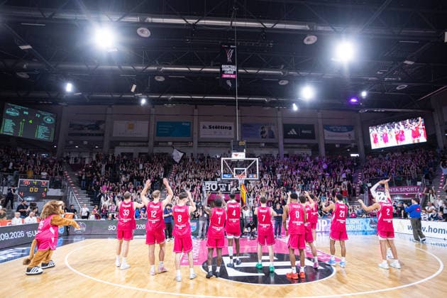 easyCredit Basketball Bundesliga, Telekom Baskets Bonn vs. Veolia Towers Hamburg, September 19, 2026 The Baskets are celebrated by their fans easyCredit Basketball Bundesliga, Telekom Baskets Bonn vs. Veolia Towers Hamburg, September 19, 2026, Telekom Dome Bonn Copyright: xBEAUTIFULxSPORTS Derixx