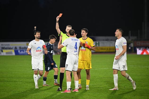 September 19, 2026, GER, Soccer, Regionalliga Nord, Matchday 10, 2026–2027 Season, Oldenburg, Marschweg Stadium, VfB Oldenburg vs. SSV Jeddeloh II. A scuffle breaks out after a rough foul by Philip GRAMBERG (SSV Jeddeloh II, No. 4) on Mats FACKLAM (VfB Oldenburg, No. 29), resulting in a red card. Oldenburg, Marschweg Stadium, Lower Saxony, Germany Copyright: xnordphotoxGmbHx xRojahnx