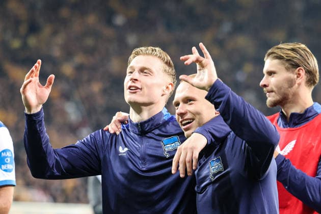 Germany, 2. Bundesliga, 2026–2027, Matchday 7, Dynamo Dresden vs. Hertha BSC, Rudolf Harbig Stadium, Dresden; celebrations following the victory by Julian Eitschberger (Hertha BSC, 2) and Jon Dagur Thorsteinsson (Hertha BSC, 23) Copyright: xLucasxWalterx