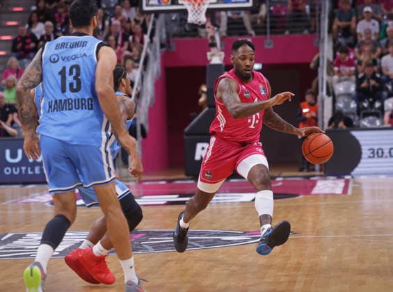 Jeff Garrett Telekom Baskets Bonn vs. Veolia Towers Hamburg, Matchday 1 of the 2026–27 Season